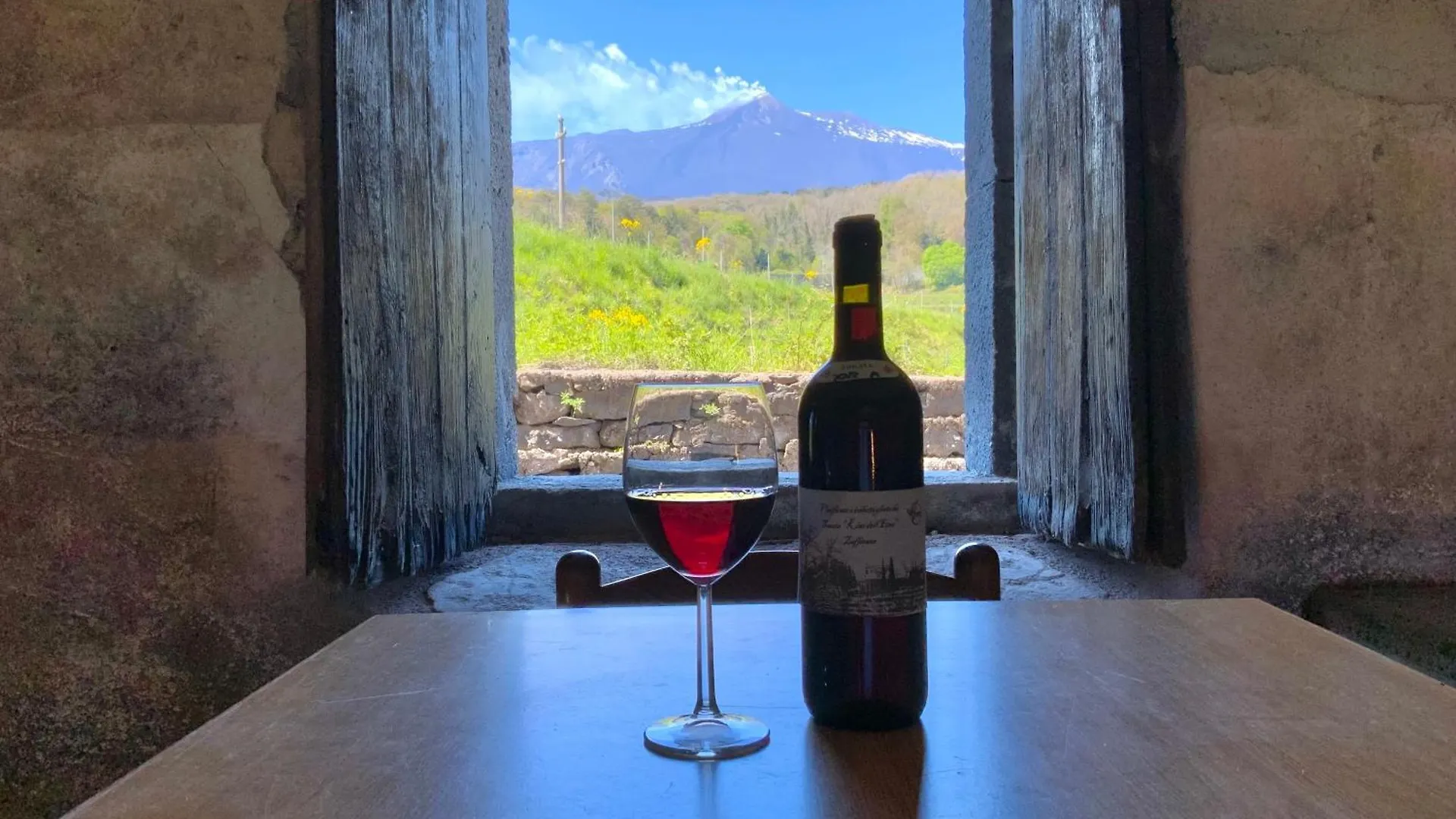 Tenuta Kiwi Dell'Etna Milo 0*,