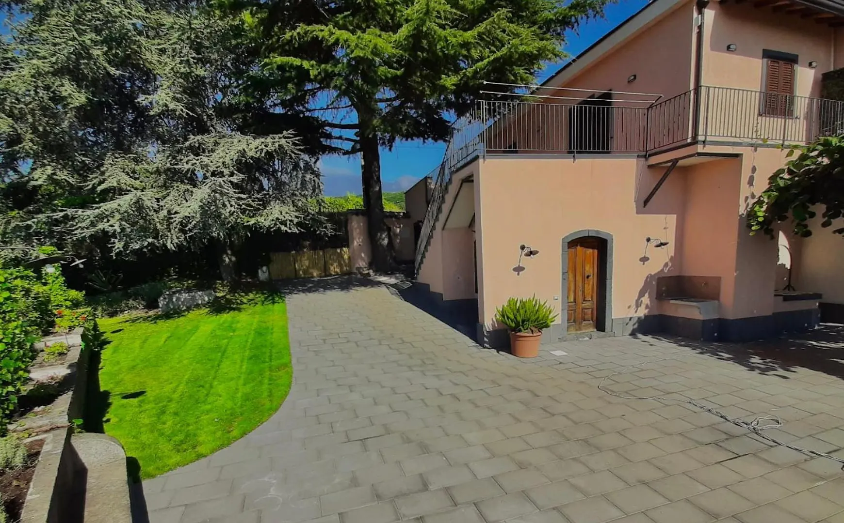 Tenuta Kiwi Dell'Etna Milo